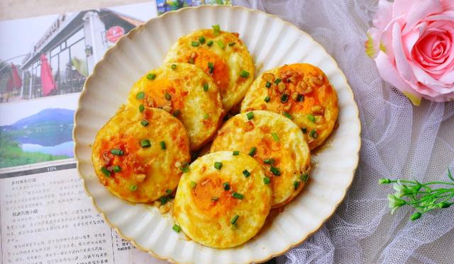 大人小孩都喜欢吃的糖醋荷包蛋，酸甜开胃很好吃，让人念念不忘