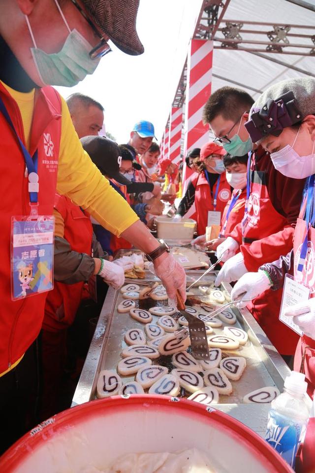 1000斤鱼丸、800斤粉干……赛后美食太丰盛！跑友：一定要去吃一次温州马拉松