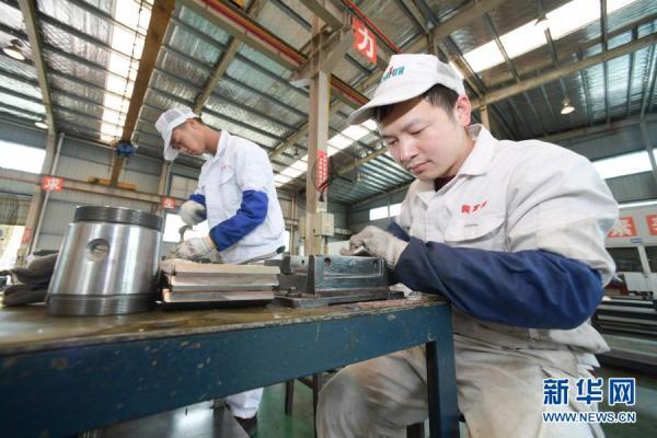 一家|贵州丹寨：企业赶制订单忙