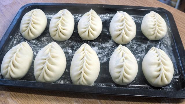 包子还是这种馅的最好吃，鲜美多汁皮薄馅大，比吃肉还香，吃不腻