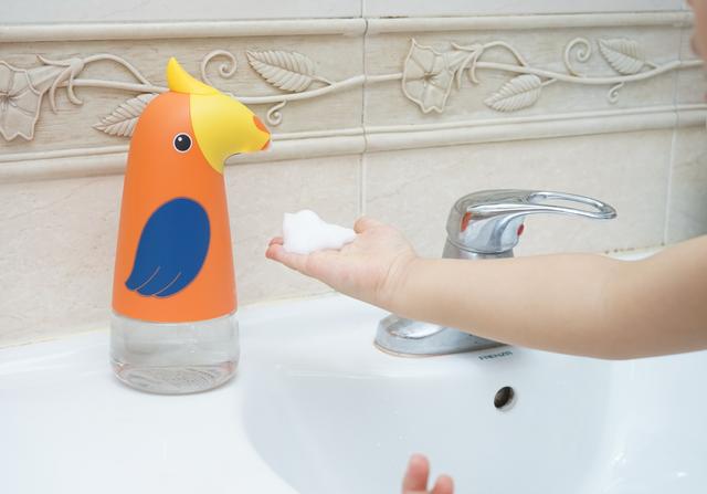 亲人族|让孩子爱上洗手的软萌小鹦鹉：小向自动感应泡沫洗手机套装