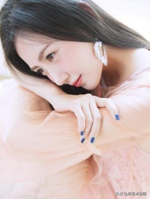 公公是张丰毅，婆婆是吕丽萍，出道5年都没火，却被靳东意外带红|资讯早知道