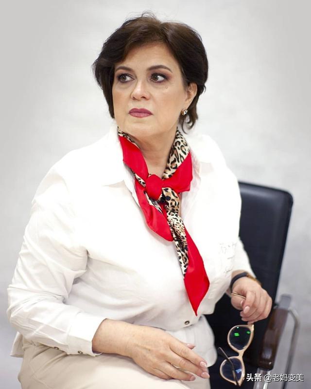 第五大道胖妈不敢穿白色?来借鉴这位俄罗斯博主的穿搭,其实方法就这几个