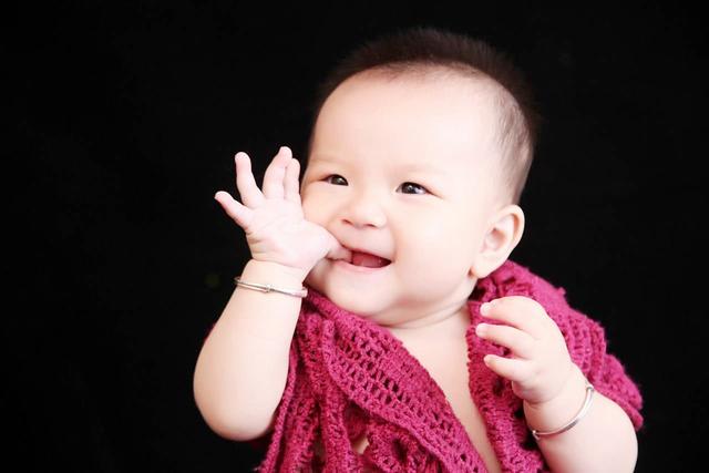 天使宝贝▲有关母乳喂养的说法，这9个“不靠谱”的健康观念，你中了几个？