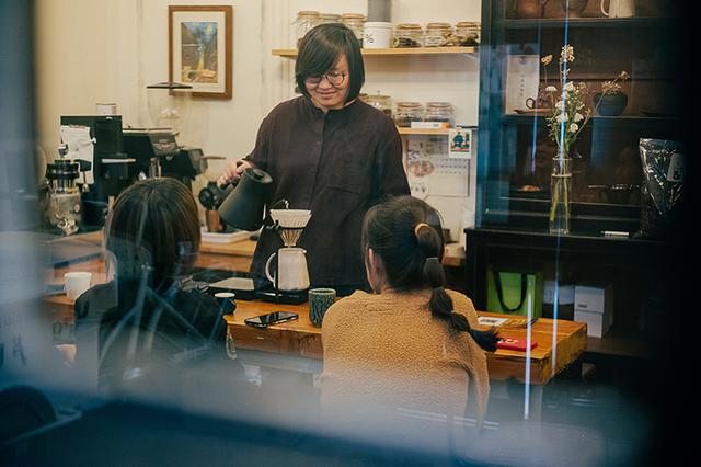 咖啡|遇见Coffee｜来“客厅”坐坐，品味手冲咖啡的美妙仪式