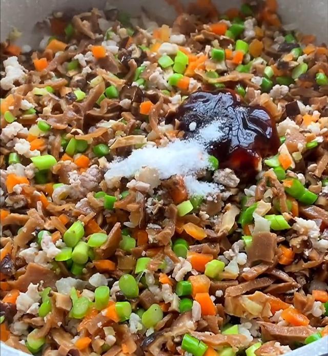 天冷吃芋头，就爱这个做法，又香又糯，Q弹爽滑，全家都喜欢