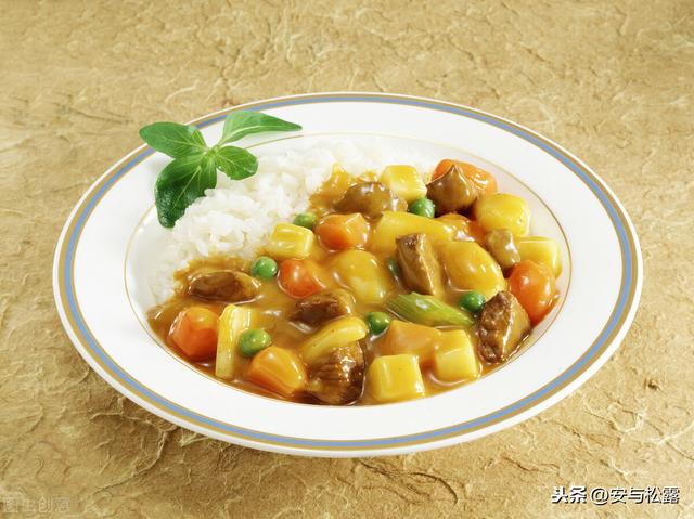 素烧咖喱饭，甜辣入味的家常菜，可以做便当饭的美食，做法超简单