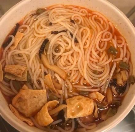 螺蛳|让人欲罢不能的螺蛳粉，你喜欢吃吗？