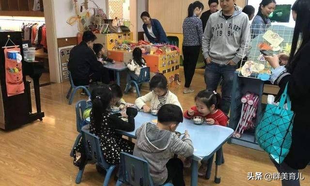 「你的育儿经」饭桌上看人？不是毫无根据可言的，家长们可得好好教育孩子