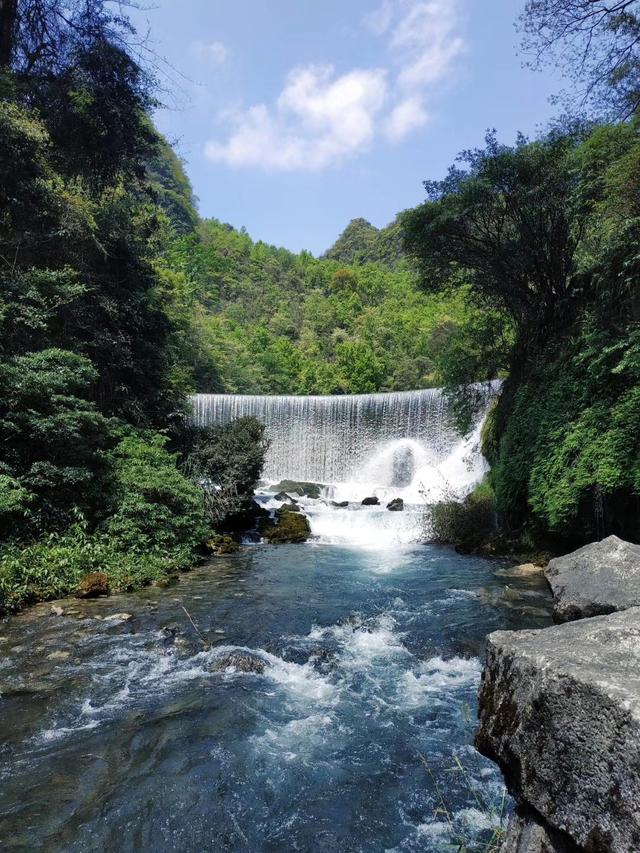 #约吗旅行#广州出发2小时到达，两天玩转荔波大小七孔，白领周末任性游攻略