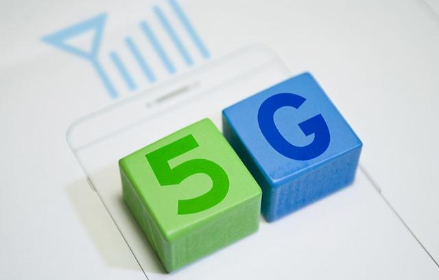 三大运营商着急了，年底不需5G手机，不换套餐，就能用上5G？
