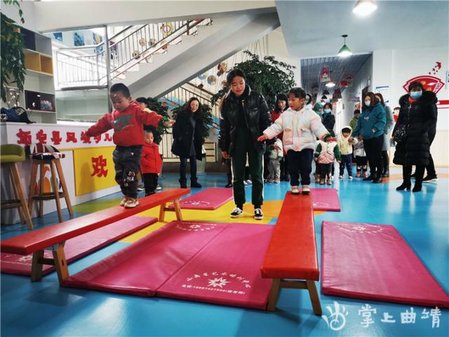 凤城幼儿园开展“家园携手、快乐成长”家长开放日活动