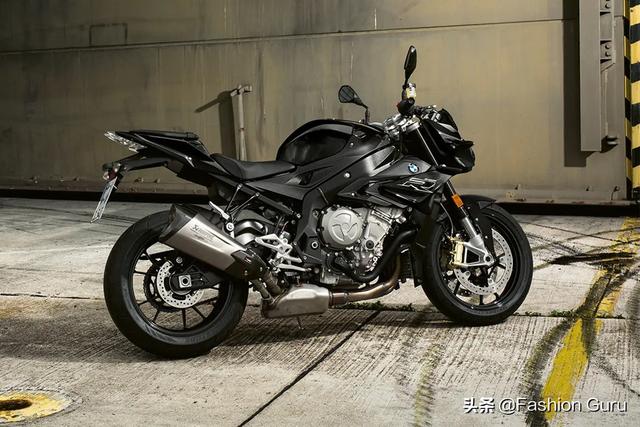 宝马摩托车发表 2021 年款 S 1000 R