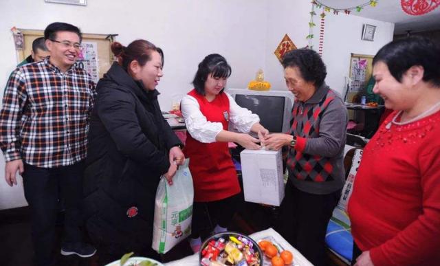 「超级宝妈」“孩子太优秀，也不是一件好事”，步入晚年后，才发现这个真相