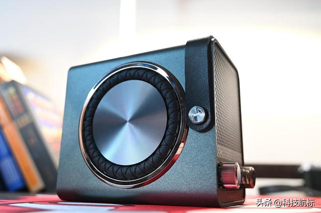 不止好听，唱K也不在话下，带上艾特铭客金刚6随处开趴