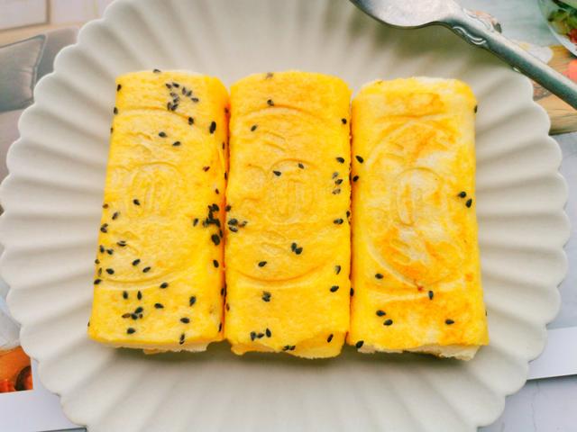 孩子迷上这早餐，一卷一煎5分钟搞定，不用早起床，我特乐意做