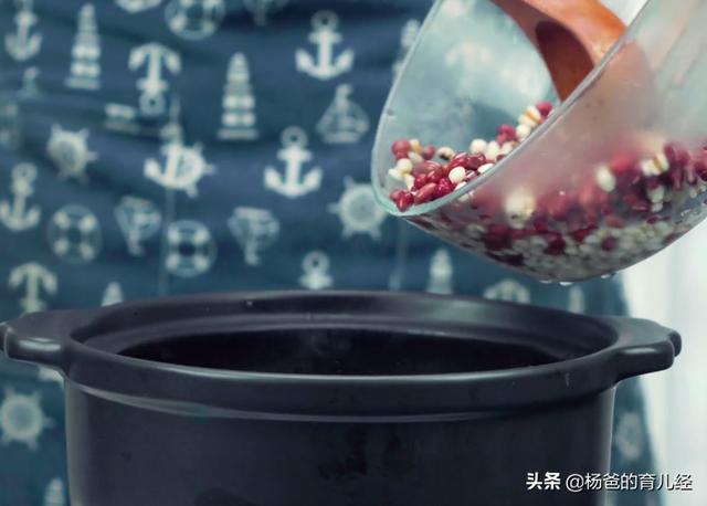 分享一款椰奶红枣红豆汤，甜香丝滑，营养美味，孩子特爱吃