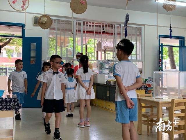 超级宝妈|直击｜广州萌娃返园首日，老师家长“成功交接”