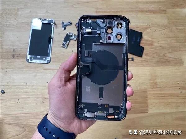 iPhone 12 Pro Max拆解照曝光：主板袖珍
