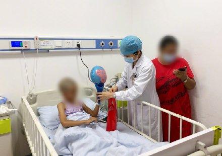 农药|女儿被妈妈用农药焗头驱虱进ICU
