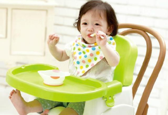 你的育儿经▲喂完孩子盘子空了,95后宝妈怒掀饭桌,丈夫怒问:你闹够没?