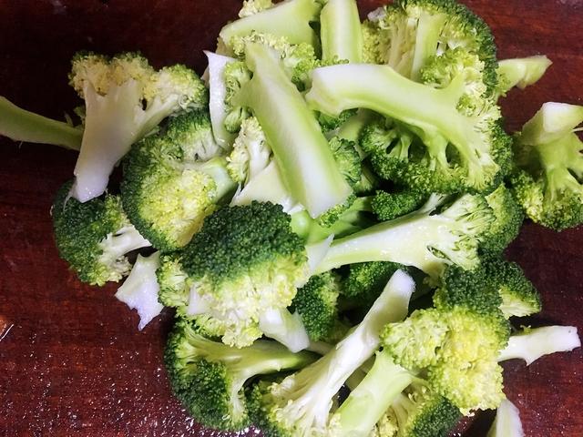 12月，要给孩子常吃这菜，营养丰富，蒸一蒸原汁原味，味道更好