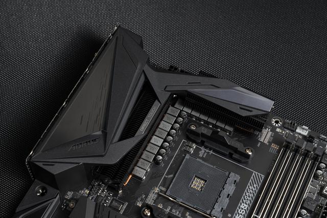 这块主板强的过分，技嘉B550 AORUS MASTER评测