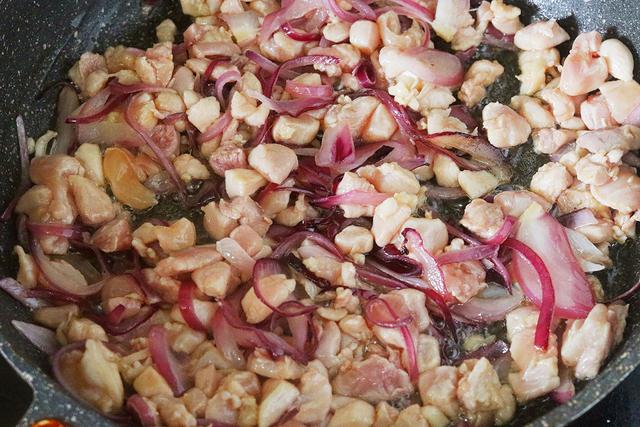 一个电饭锅解决晚饭，懒人福音一锅出，香糯清甜做法简单，太香了