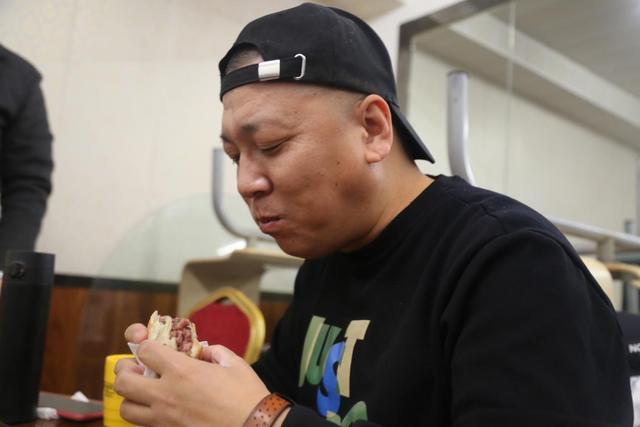 专家进店评审了！来瞧瞧"保定驴火十大名店"入围店铺有哪些特色？