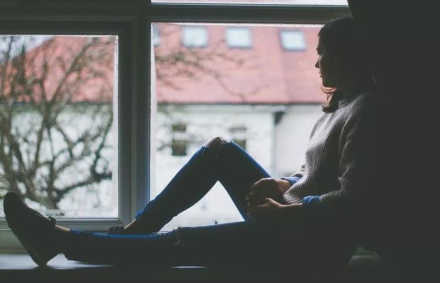 [健康学堂]海归博士妈妈带5月大孩子跳楼，不容忽视的产后抑郁