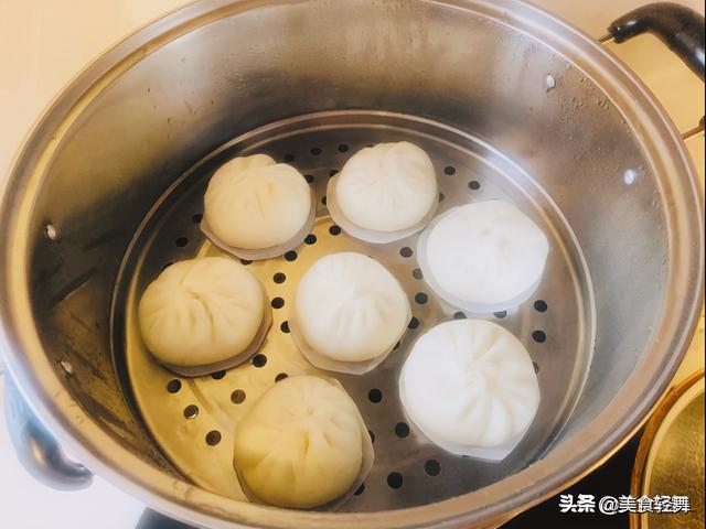 酵母发面做包子馒头太慢？教你2招，10分钟发满盆，冬夏都好使