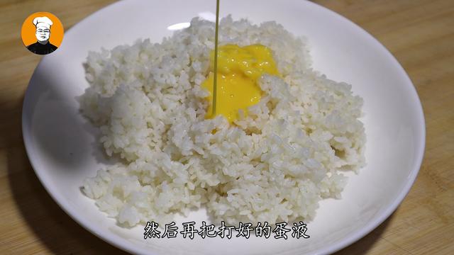 酱油炒饭怎么炒最好吃？大厨教你正确做法，米饭粒粒分明，太香了