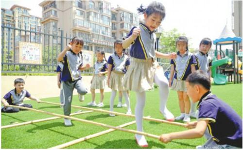 光明网|幼儿园复课孩子欢乐多
