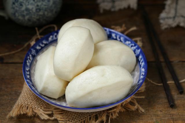 馒头|想吃馒头自己蒸，掌握小技巧，光滑细腻又暄乎，一出锅孩子就吃仨