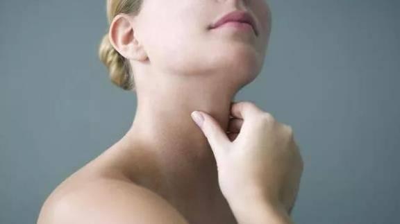 当身体出现这4个信号时，可能你的“甲状腺结节”，已转成“癌”