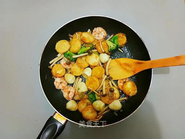 家常版地三鲜教程来了！茄子软糯，土豆粉面，蒜香浓郁超下饭