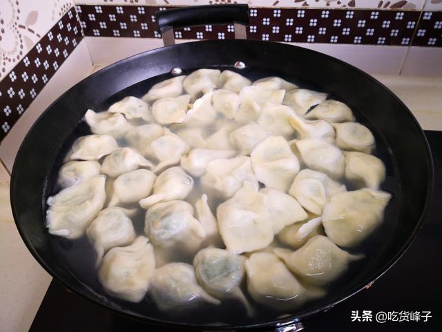 冬至，用此菜包饺子，比白菜韭菜鲜，天冷有钱也难买，碰到别错过
