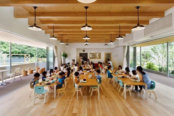 你的育儿经：日本上幼儿园免费啦！小学午餐低至10元