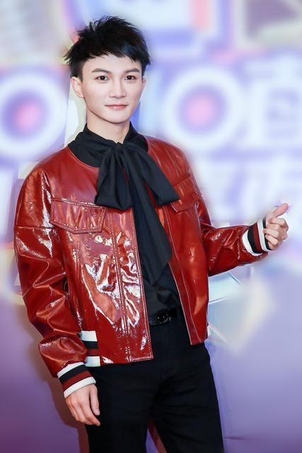 萌萌的小丸子|周深：为梦想而坚持努力的人，值得被更多人喜欢