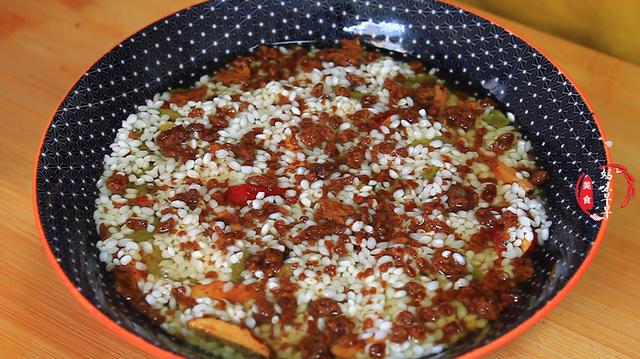 年夜饭，送大家一道“红糖糯米”，香甜软糯，比八宝饭还要好吃