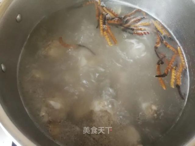 排骨汤这样做最好喝，汤鲜味美，清淡不油腻，冬日暖胃必备！