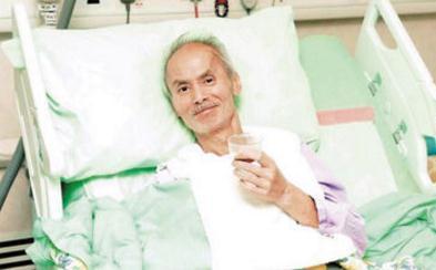 曾在影坛名声大震，因脑中风瘫痪，如今62岁人财两空无人照料|fun娱乐