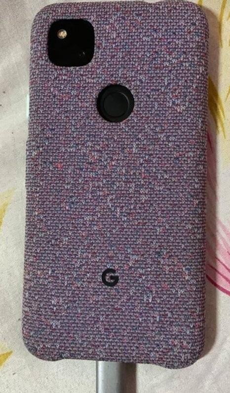 #环球网#前摄开孔设计有变化：谷歌Pixel 4A最新真机照曝光