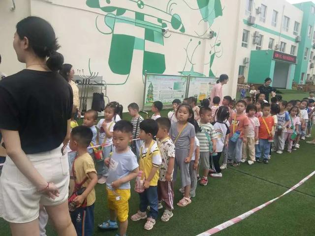 齐鲁东营资讯|亲亲宝贝欢迎“回家”——广饶街道中心幼儿园的开园第一天