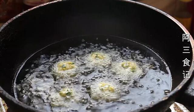 自从学会白菜和鸡蛋的新做法，我家孩子天天点名要吃，出锅就扫光