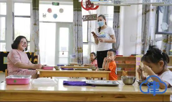 光明网|天津萌娃复课啦！来看今天小学、幼儿园现场图