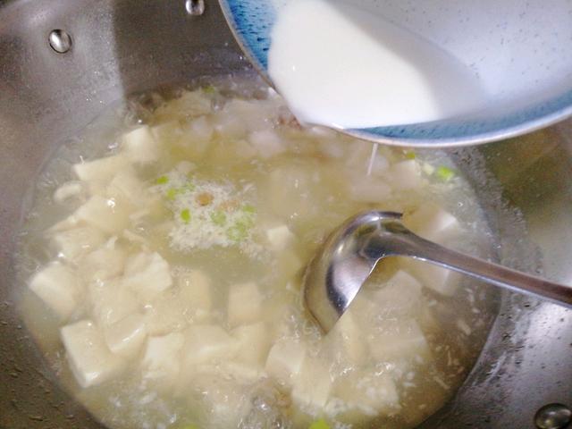 冬天就馋这碗羹，1块豆腐就搞定，鲜嫩爽滑，一碗下肚浑身暖