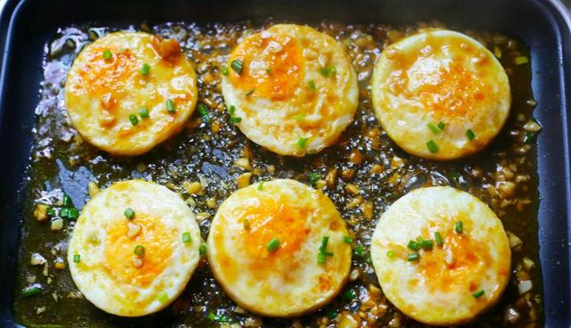 大人小孩都喜欢吃的糖醋荷包蛋，酸甜开胃很好吃，让人念念不忘