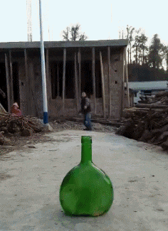 搞笑gif:姑娘的这个一字马太厉害了