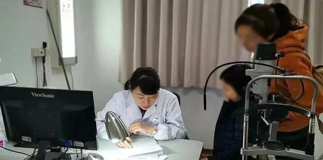 近视|对付暑期这一高发病，最近有了“双医生制”